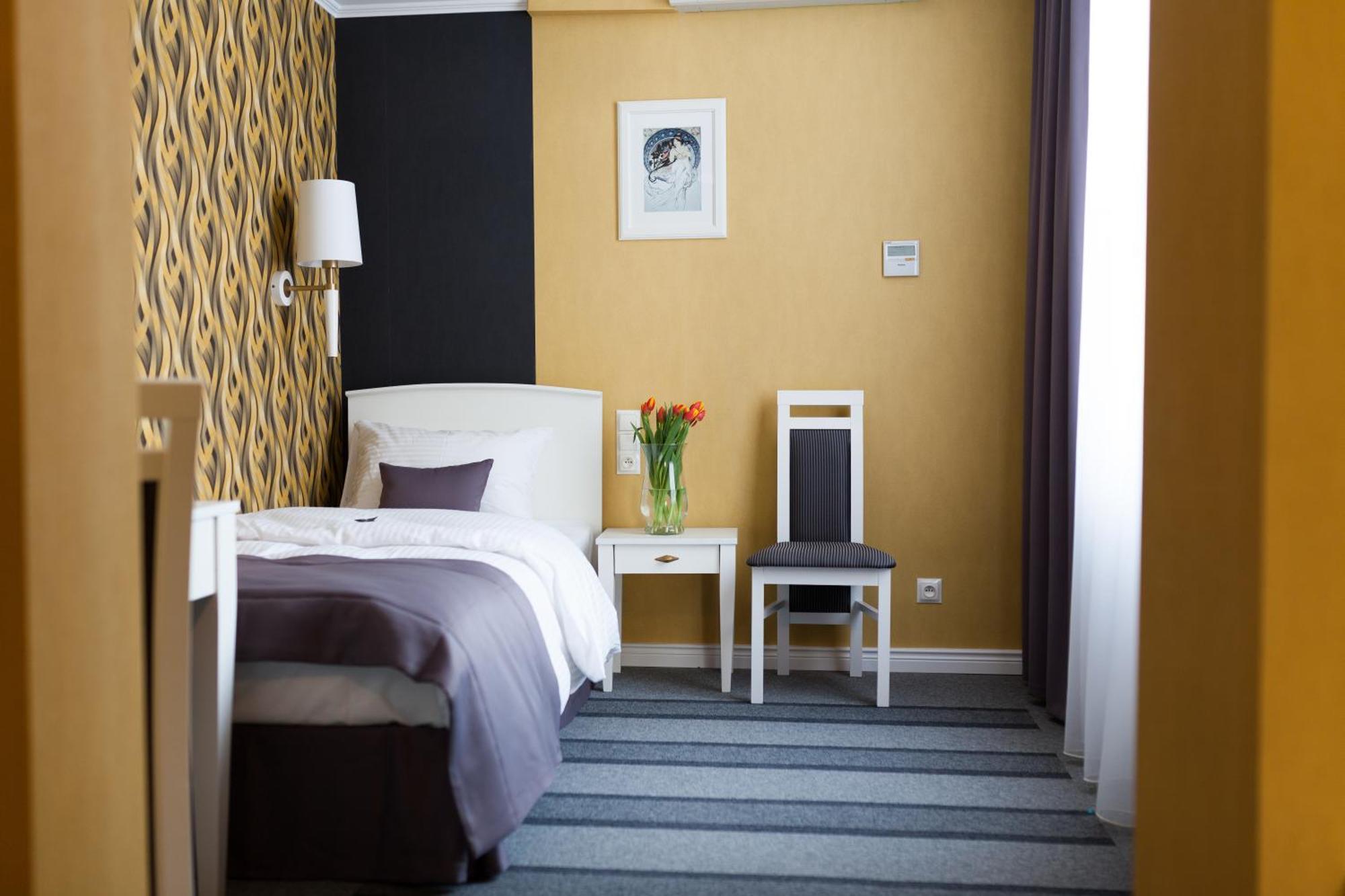 Pod Ratuszem Hotel Wielun Room photo