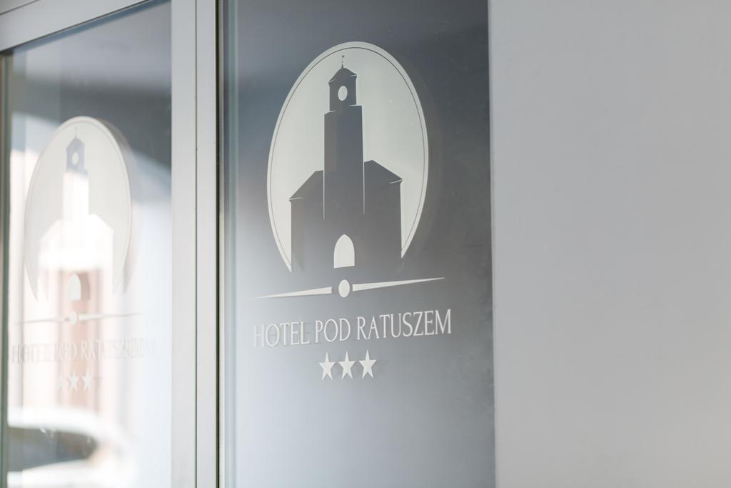 Pod Ratuszem Hotel Wielun Exterior photo