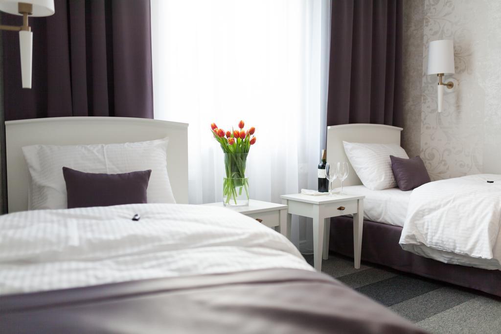 Pod Ratuszem Hotel Wielun Room photo